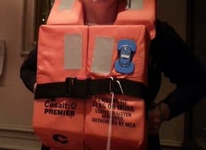 do cruise ships have life jackets